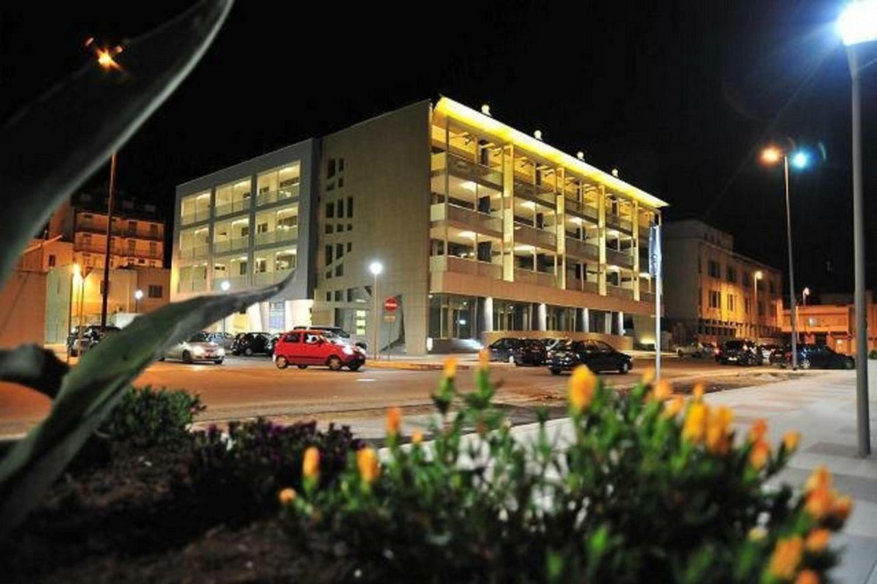 Minzoni Gallipoli Sul Mare E 130 Mt Dal Centro Exterior photo
